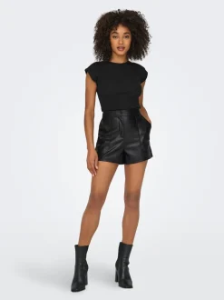 ONLTRICIA Medelhög midja Baggy Fit Shorts i läderimitation
