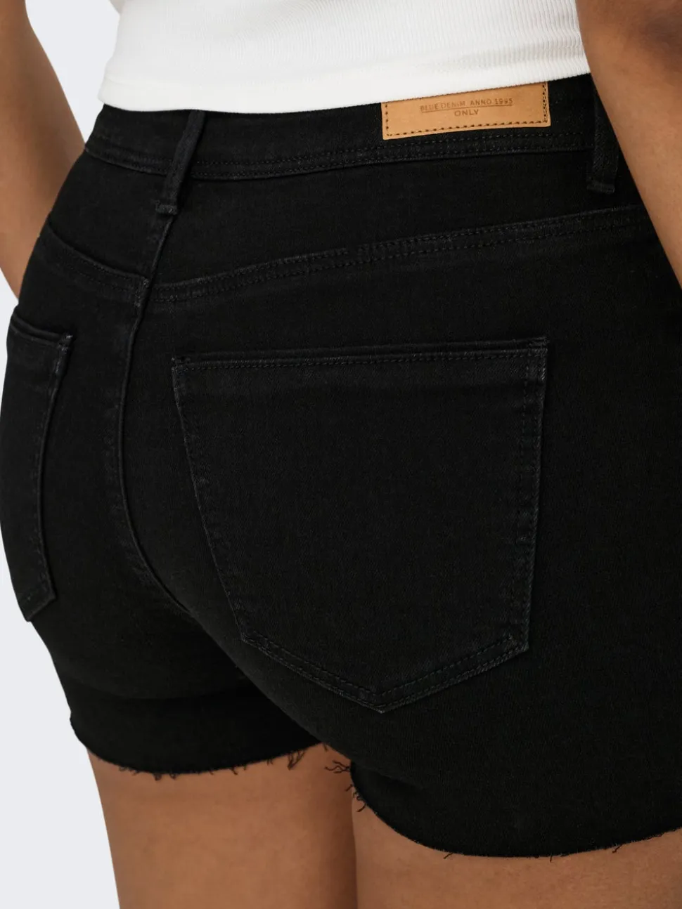 ONLWAUW Medelhög midja Normal passform Denimshorts