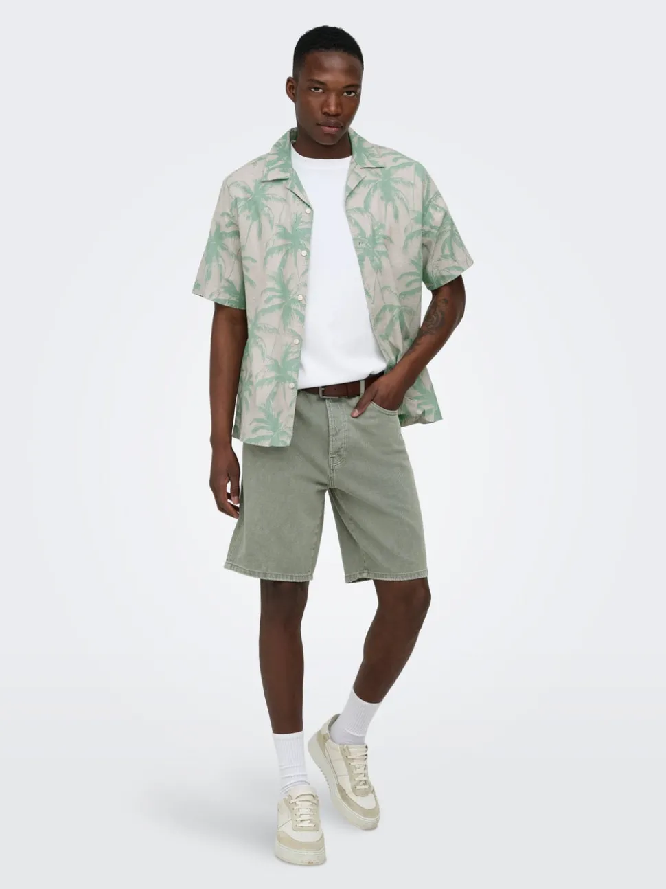 ONSEDGE Medelhög midja Rak passform Shorts