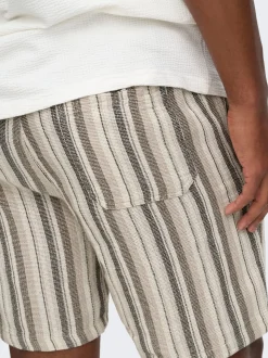 ONSTREV Medelhög midja Normal passform Shorts