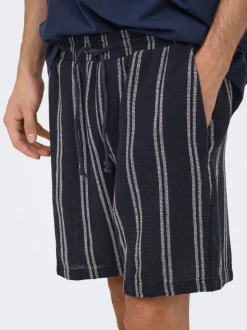 ONSTREV Medelhög midja Normal passform Shorts
