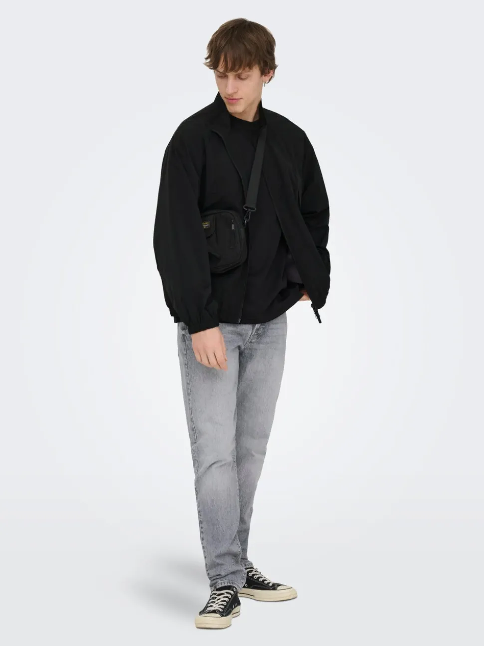 ONSYOKE Medelhög midja Avsmalnande passform Jeans