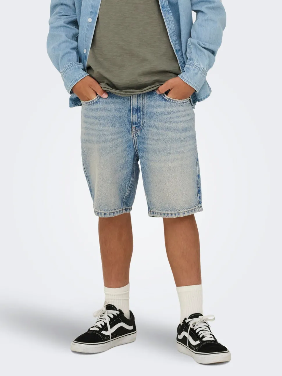 OSJEDGE Medelhög midja Rak passform Shorts
