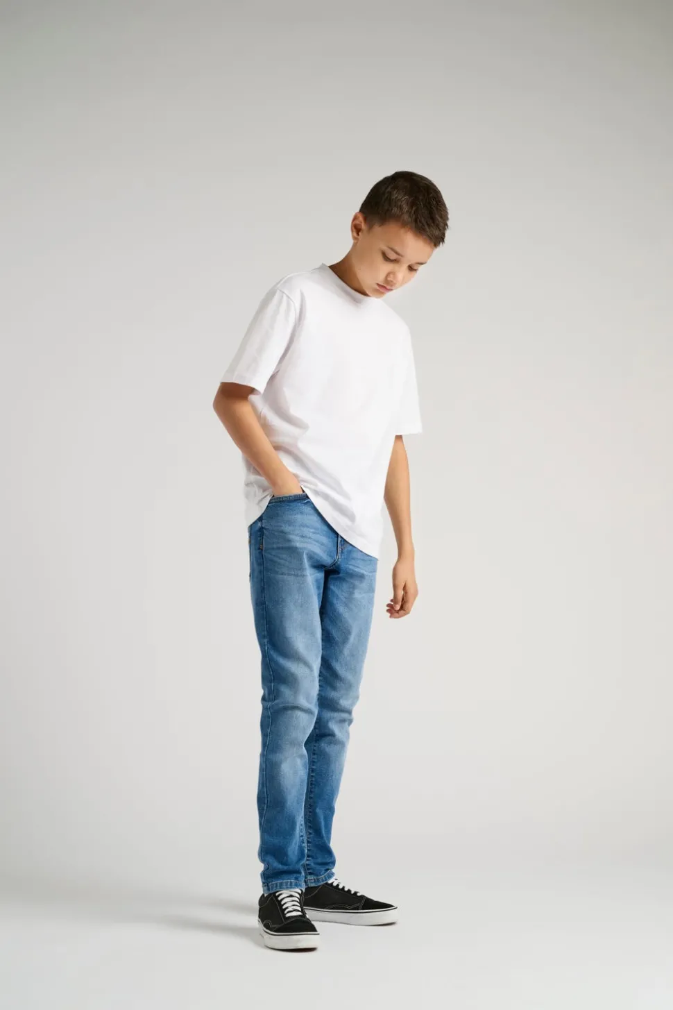 OSJYOKE Medelhög midja Avsmalnande passform Jeans